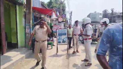 ইসলামপুর: অবশেষে ইসলামপুর শহরে ফুটপাত দখলমুক্ত করতে অভিযানে নামল পুলিস প্রশাসন