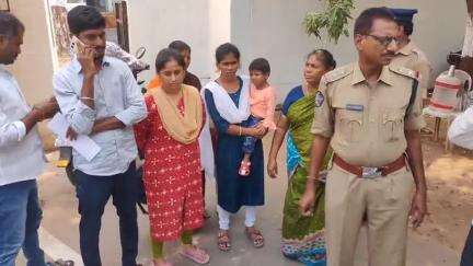 గుంటూరు: రాజకీయ ఒత్తిడితో పోలీసులు చట్టాన్ని అతిక్రమిస్తున్నారు: నగరంలో మాజీమంత్రి అంబటి ఆగ్రహం