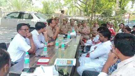 रसूलाबाद: रसूलाबाद कोतवाली परिसर में थाना समाधान दिवस, क्षेत्राधिकारी की अध्यक्षता में हुई बैठक, 4 शिकायतों में से 2 का निस्तारण