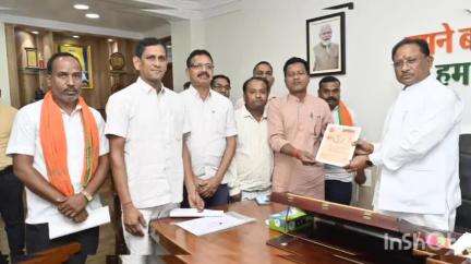उदयपुर धरमजयगढ़: सांसद राधेश्याम के नेतृत्व में धरमजयगढ़ मंडल अध्यक्ष सहित अन्य जनप्रतिनिधियों ने सीएम विष्णुदेव साय से मुलाकात की