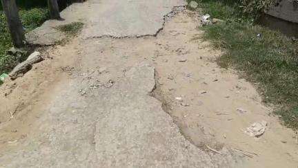 ବରୀ ରାମଚନ୍ଦ୍ରପୁର: ଯାଜପୁର: ମନ୍ଦାରୀ ଗାଁ ରାସ୍ତାରେ ମେଗା ପ୍ରକଳ୍ପ କାର୍ଯ୍ୟ ଚାଲିବା ଯୋଗୁ ରାସ୍ତା ଫାଟି ଲୋକ ହନ୍ତସନ୍ତ ତୁରନ୍ତ ସମାଧାନ ପାଇଁ ଦାବୀ #jansamasya