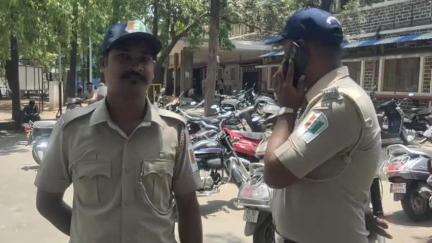 सातारा: जिल्हा रुग्णालय येथे खाकी वर्दीमुळे सुरक्षारक्षकांचा वाढतोय दरारा