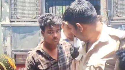 রানাঘাট ১: সোশ্যাল মিডিয়ায় দেশ বিরোধী পোস্ট, হোসেনপুর থেকে গ্রেপ্তার যুবককে জেল হেপাজতে পাঠাল রানাঘাট আদালতে
