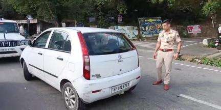 डलहौज़ी: पठानकोट में हुए हमले के बाद जिला के प्रवेश द्वार तुनूहट्टी में सुरक्षा व्यवस्था बढ़ाई गई, अतिरिक्त पुलिस बल तैनात