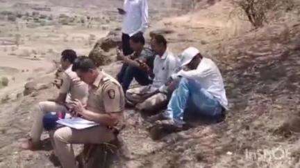 बागलाण: बागलाण तालुक्यातील मुळाने शिवारातील सांग्या आड डोंगरावर एका महिलेचा अर्धवट मृतदेह आढळून आल्याने एकच खळबळ