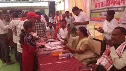 भैयाथान: ग्राम नावापारा, सोनपुर सी, शिवप्रदनगर, भवराही, करौंदामुड़ा में चौपाल लगाकर मंत्री ने सुनी ग्रामीणों की समस्याएं