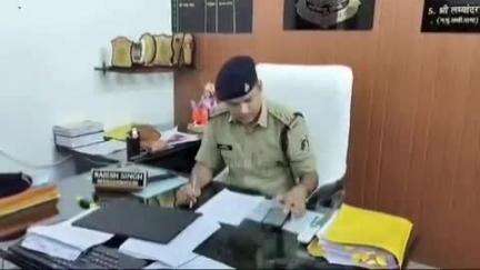 आरंग: आरंग थाना क्षेत्र अंतर्गत पीपला चौक में कार सर्विसिंग सेंटर में अज्ञात आरोपी ने दो कारों को लगाई आग