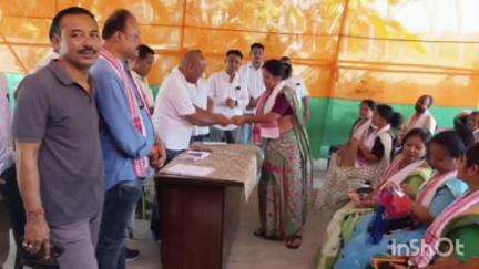 মৰাণ: পঞ্চায়ত নিৰ্বাচনৰ ফলাফল ঘোষণাৰ পূৰ্বে দলীয় প্ৰাৰ্থী সকলৰ সৈতে কোটোহাৰ বিধায়ক কাৰ্যালয়ত আলোচনা বহিল বিধায়ক চক্ৰধৰ গগৈ