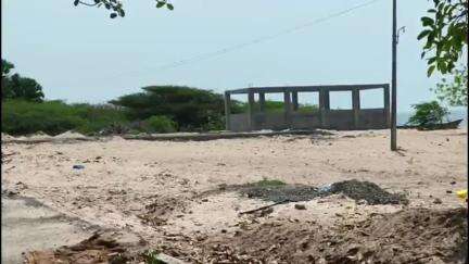 திருவாடனை: பாசி பட்டினத்தில் பாசி உலர் தளம் தரமற்ற முறையில் கட்டப்படுவதாக குற்றச்சாட்டு #localissue