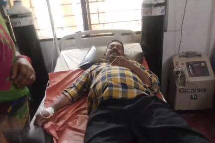 పుంగనూరు: పట్టణంలో మద్యం మత్తులో పెట్రోల్ తాగిన మందుబాబు, ఆసుపత్రికి తరలించిన కుటుంబ సభ్యులు