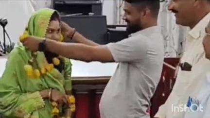 सिवनी मालवा: न्यायालय परिसर में नेशनल लोक अदालत का आयोजन, तलाक के लिए आए दो जोड़ों को न्यायाधीश ने समझाया