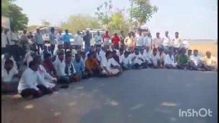 వనపర్తి: వరి ధాన్యం వెంటనే కొనుగోలు చేయాలని శ్రీరంగాపురంలో రైతులు రాస్తారోకో  #localissue