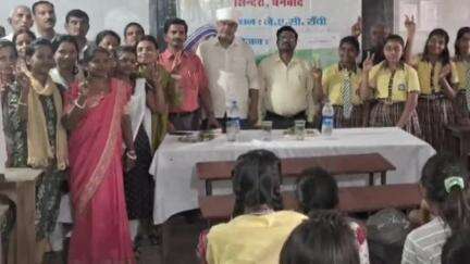 बलियापुर: बलियापुर में विद्यार्थियों के लिए बातचीत विवाद प्रतियोगिता का आयोजन, आईटी विभाग के डॉक्टर हुए उपस्थित