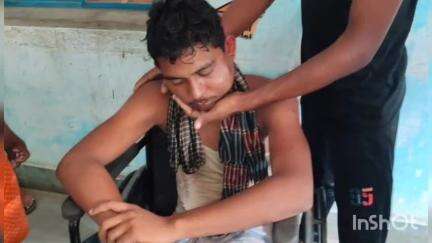 বর্ধমান ২: ট্রাক্টর পাল্টি খেয়ে আহত ট্রাক্টর চালক বত্রিশ বিঘা এলাকায়