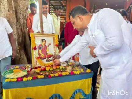 ಹುಮ್ನಾಬಾದ್: ಪಟ್ಟಣದಲ್ಲಿ ಹೇಮರೆಡ್ಡಿ ಮಲ್ಲಮ್ಮ ದೇವಸ್ಥಾನದಲ್ಲಿ ಹೇಮರೆಡ್ಡಿ ಮಲ್ಲಮ್ಮ ಜಯಂತಿ ಆಚರಣೆ ಶಾಸಕ ಡಾ. ಸಿದ್ದು ಪಾಟೀಲ್ ಭಾಗಿ