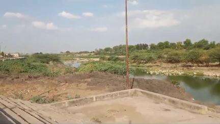 धुळे: पांझरा पात्रात शेतकऱ्यांनी पिकांना पाणी देण्यासाठी टाकलेल्या मोटर्स काढाव्यातअधिक्षक अभियंताचे आवाहन #Jansamasya