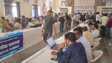 बड़गांव: जिला कोर्ट परिसर में लोक अदालत का किया गया आयोजन, कई लंबित मामलों का हुआ निपटारा
