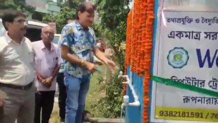 সালানপুর: রূপনগরে একটি হাই মাস্ট লাইট এবং একটি সাব মার্শাল পাম্পের উদ্বোধন করলেন মেয়র