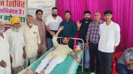 भारत-पाक तनाव के चलते साधुवाली में युवाओं ने किया रक्तदान