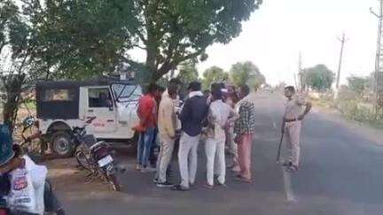 मांगरौल: बंमोरीकला रोड पर बिना हेलमेट दुपहिया वाहन चलाने पर पुलिस ने की कार्रवाई