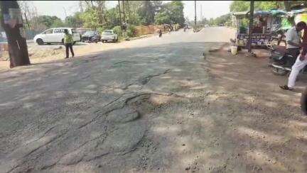 देवेंद्रनगर: NH-39 में गड्ढों से हो रहे रोज़ाना हादसे, स्मृति वन से मोहनगढ़ी तक सड़क बनी मौत का रास्ता | #jansamasya