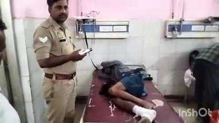 बांगरमऊ: नसीरापुर गांव के सामने एक्सप्रेसवे पर हादसा, मानसिक विक्षिप्त युवक को अज्ञात वाहन ने टक्कर मारी, गंभीर हालत में रेफर