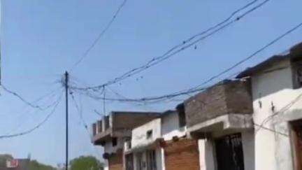 अंबाजोगाई: बिलालनगर येथील जीर्ण विद्युत तारांच्या दुरुस्तीची नागरिकांची मागणी #Jansamasya