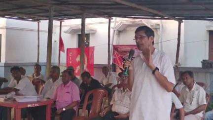 ইটাহার: আগামী ২০ মে দেশ জুড়ে ডাকা ধর্মঘটকে সফল করতে ইটাহারের সংখ্যালঘু ভবনে প্রস্তুতি সভার আয়োজন, উপস্থিত প্রাক্তন মন্ত্রী