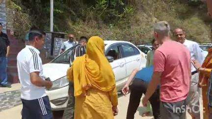 रिवालसर: टैक्सी यूनियन रिवालसर ने दिखाई देशभक्ति, सेना के जवानों को ड्यूटी पर जाने के लिए दी मुफ्त टैक्सी सेवा