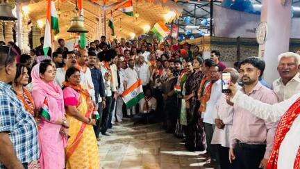 कोटड़ा: उदयपुर में 63 मंदिरों में महाआरती और हनुमान चालीसा का पाठ हर्षोल्लास से किया गया, हिंदुस्तान के कल्याण की कामना की गई