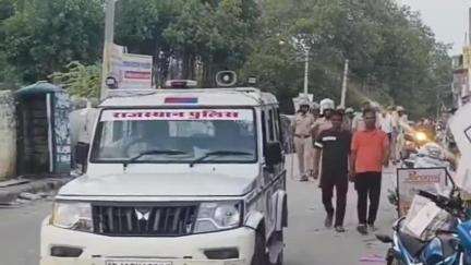 रानीवाड़ा: ऑपरेशन सिंदूर के बाद रानीवाड़ा पुलिस अलर्ट मोड में, फ्लैग मार्च निकालकर आमजन में विश्वास जगाया