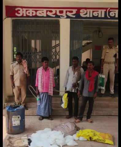 अकबरपुर: अकबरपुर पुलिस की बड़ी कार्रवाई में बाइक चोर व शराब धंधेबाज समेत 6 अभियुक्त गिरफ्तार, भेजा गया न्यायालय