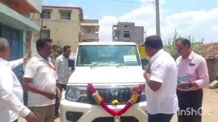 ಕಡೂರು: ಪಟ್ಟಣದಲ್ಲಿ ತಾಲೂಕು ವೈದ್ಯಾಧಿಕಾರಿಗಳಿಗೆ‌ ನೂತನ ಬುಲೆರೋ ವಾಹನ ಹಸ್ತಾಂತರಿಸಿದ ಶಾಸಕ ಆನಂದ್