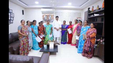 ఉండి: నియోజకర్గంలో నూతనంగా నియమితులైన అంగన్వాడీ హెల్పర్లకు నియామక పత్రాలు అందజేసిన MLA రఘురామకృష్ణంరాజు