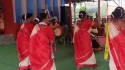 জলপাইগুড়ি: মেচেনী মেলার রঙিন আসর জলপাইগুড়ির রাজবাড়ী দিঘীপাড়ে; পুরস্কারে থাকছে রুপোর ছাতা#