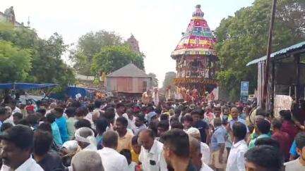 திருப்பத்தூர்: திருக்கோஷ்டியூர் "செளமிய நாராயண பெருமாள் கோவிலில் சித்திரை தேரோட்டம்" திரளான பக்தர்கள் தரிசனம்