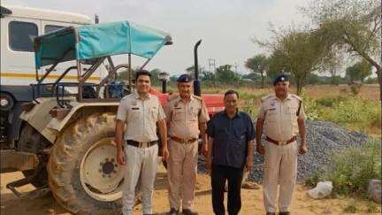 नांगल चौधरी: निजामपुर में अवैध खनन करते हुए पकड़ा गया ट्रैक्टर ट्राली, पुलिस ने की सीज