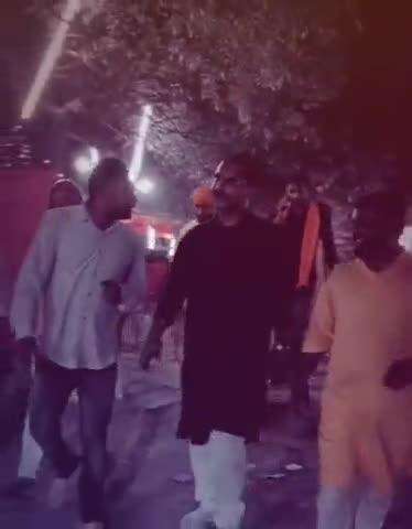 उजियारपुर: बेला मेघ पंचायत के महथी ठाकुरबाड़ी में आयोजित शतचंडी महायज्ञ में श्रद्धालुओं की उमड़ रही भीड़