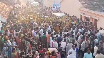 ఆందోల్: విగ్రహాల ప్రతిష్టాపన కార్యక్రమంలో భాగంగాb గోంగ్లుర్ గ్రామంలో ఘనంగా బోనాల వేడుకలు