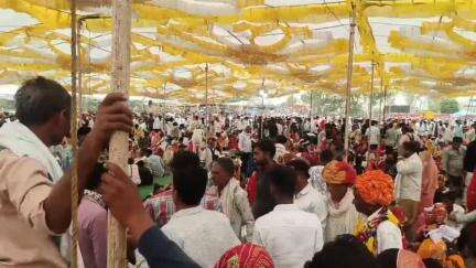केशोरायपाटन: केशोरायपाटन में आयोजित सर्वजातीय सामूहिक विवाह सम्मेलन में 61 जोड़े परिणय सूत्र में बंधे