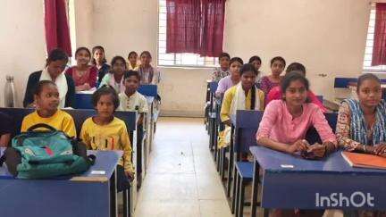 लोहंडीगुडा: आत्मानंद उत्कृष्ट अंग्रेजी माध्यम विद्यालय लोहंडीगुड़ा में ग्रीष्मकालीन समर कैम्प का आयोजन, जनपद उपाध्यक्ष ने किया अवलोकन