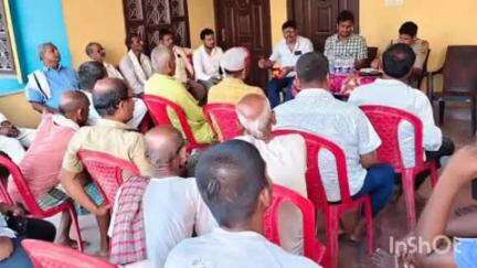पतरघट: पतरघट थाना परिसर में अंचल प्रशासन और थाना अध्यक्ष ने जनप्रतिनिधियों के साथ बैठक की, निर्देश दिए