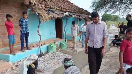 माधौगढ़: गिरंदे का पुरा गांव में नाबालिग लड़कों से कार्य करवाने का वीडियो सोशल मीडिया पर हो रहा है वायरल