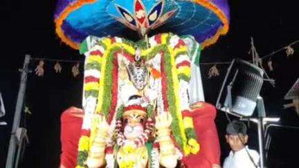 ఊరందూరు గ్రామంలో హనుమంత వాహనంపై దర్శనం ఇచ్చిన చెన్నకేశవ స్వామి