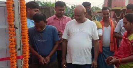 एगारकुंड: विधायक अरूप चटर्जी ने मुंडाधौड़ा में वाटर कूलर मशीन का किया उद्घाटन
