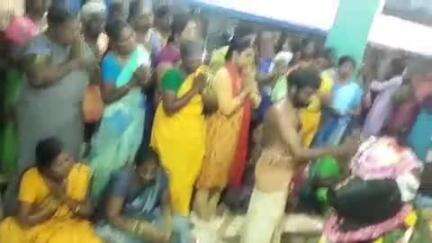 சிவகிரி: சிவகிரியில் உள்ள சிவன் கோவில்களில் வளர்பிறை சனி பிரதோஷ பூஜை நடைபெற்றது