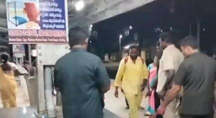 కావలి: కావలి రైల్వే స్టేషన్లో ముమ్మరంగా తనిఖీలు