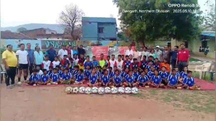 ଦେବଗଡ: ଇନ୍ଦିରାଗାନ୍ଧୀ ଷ୍ଟାଡିୟମରେ ଜିଲ୍ଲା ସ୍ତରୀୟ ଗ୍ରୀଷ୍ମକାଳୀନ ଫୁଟବଲ ପ୍ରଶିକ୍ଷଣ ଶିବିର ଶୁଭାରମ୍ଭ