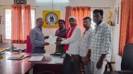 అసిఫాబాద్: గోలేటి CHPలో పని చేసిన లోడర్ ఆపరేటర్స్ పెండింగ్ వేతనాలు చెల్లించాలి: ఏఐటీయూసీ రీజియన్ అధ్యక్షుడు ఉపేందర్