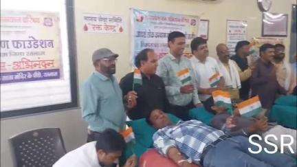 सैलाना: पहलगांव हमले में शहीद हुए 28 नागरिकों की स्मृति में मानव सेवा समिति में युवाओं ने किया रक्तदान